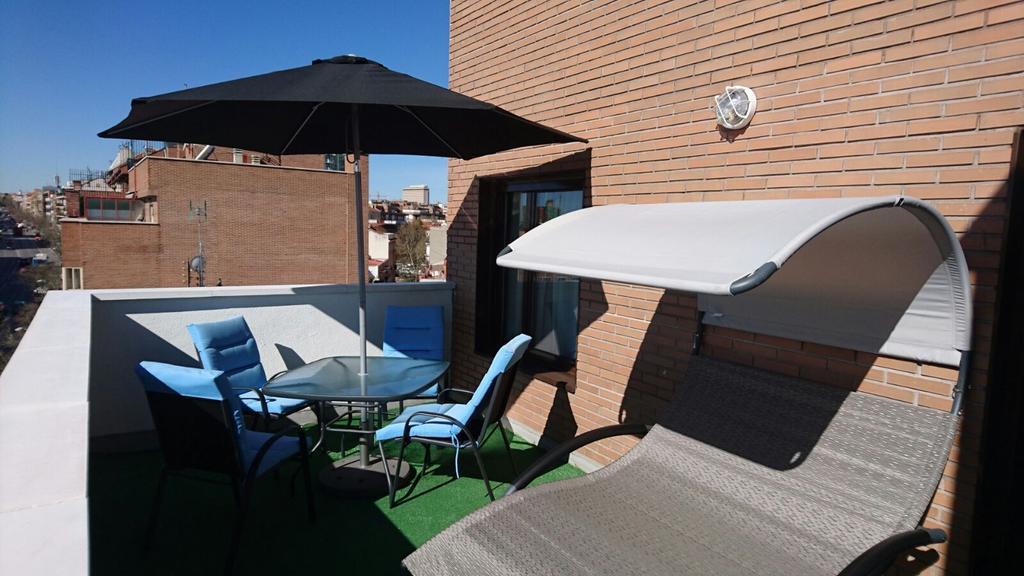 Cinque Terre Apartments Madrid Bagian luar foto